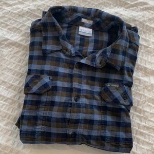 Columbia flannel button down (mens)